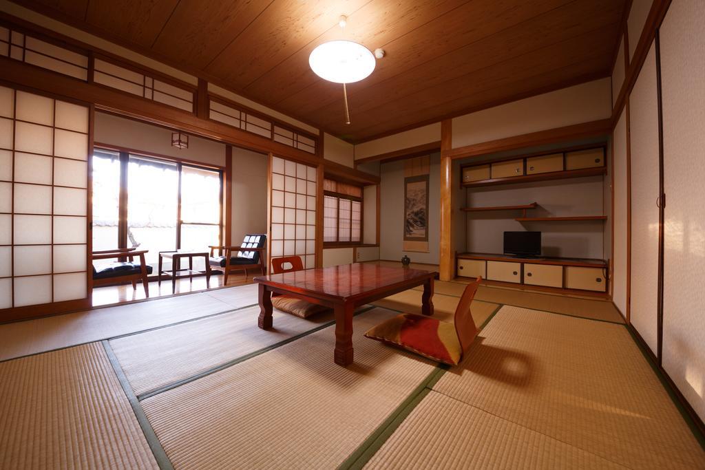 Yufuin Ryokan Tadaima Buitenkant foto