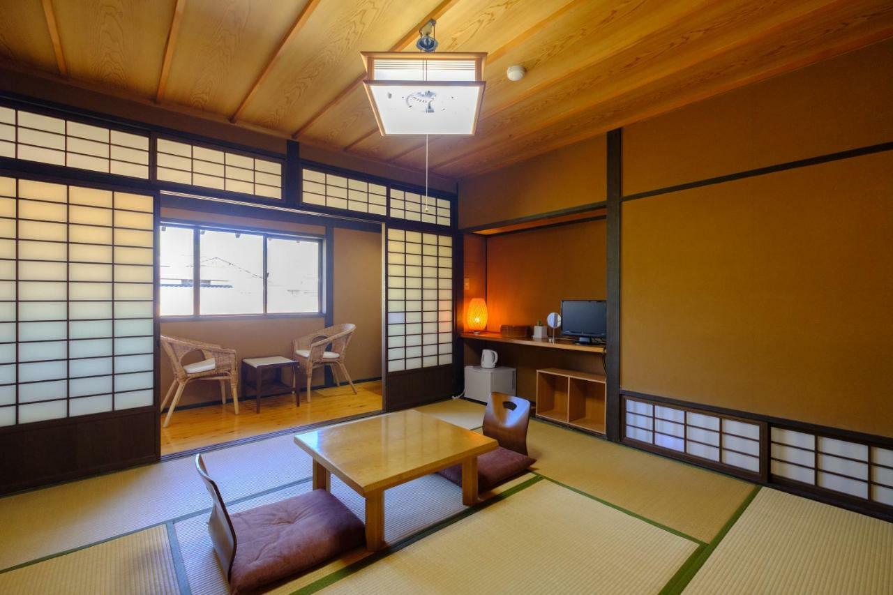 Yufuin Ryokan Tadaima Buitenkant foto
