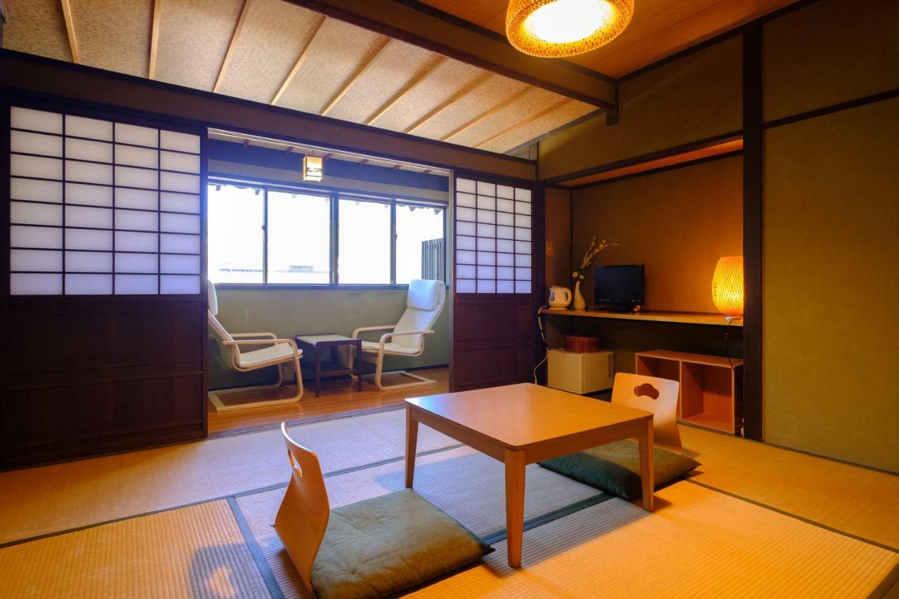Yufuin Ryokan Tadaima Buitenkant foto